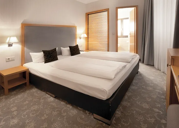 TOWNHOUSE Hotel